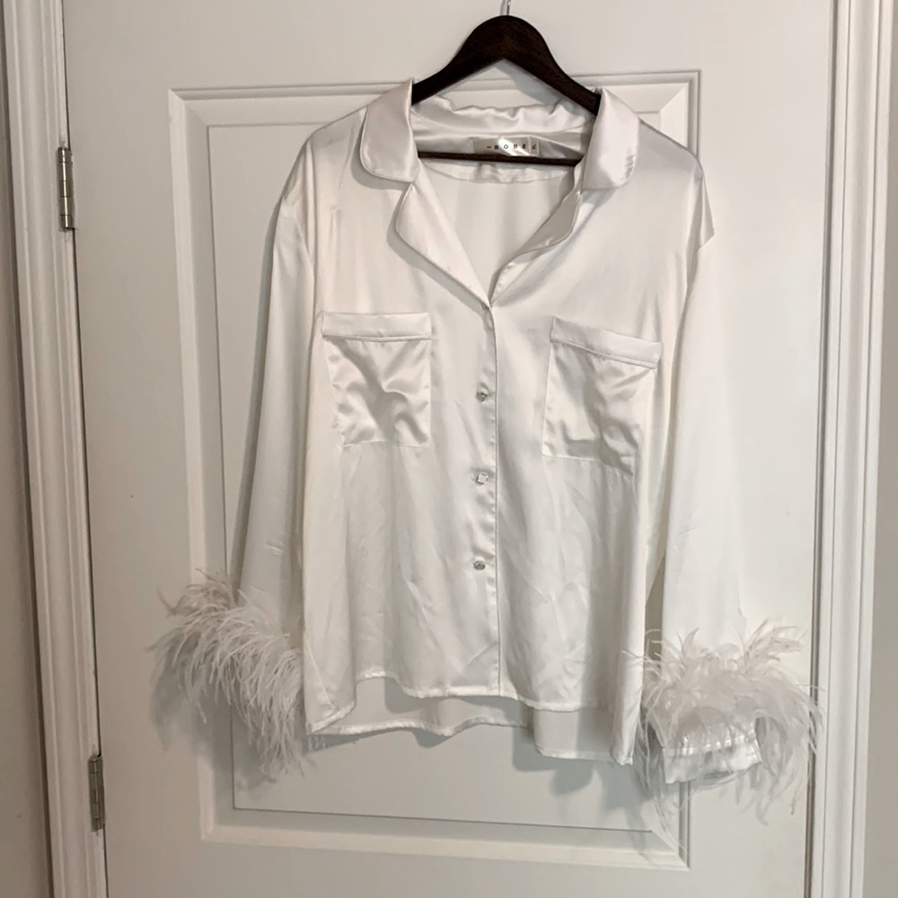 Pure White Bridal Silk Pajamas with Feathers as Sleeves